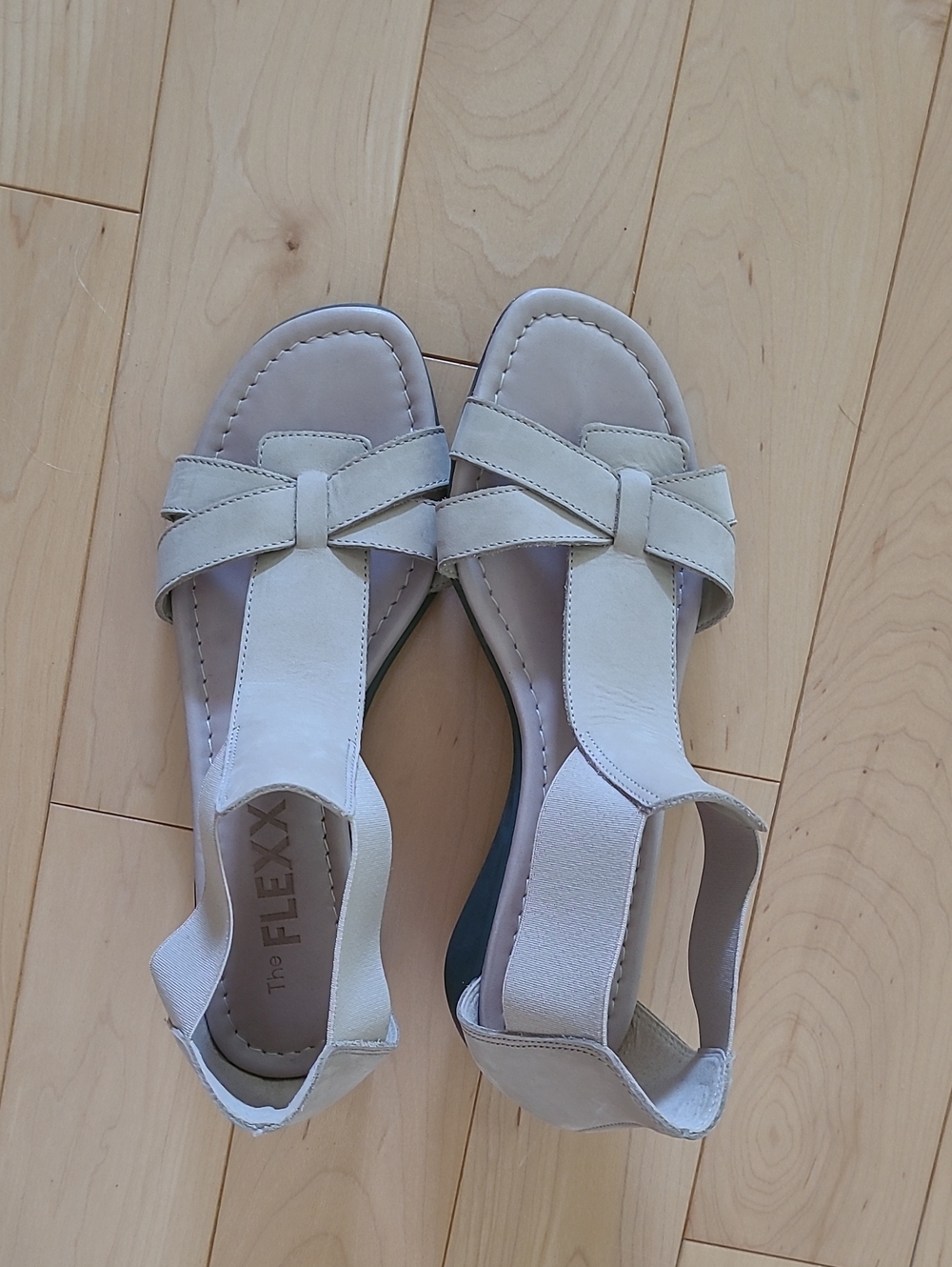 THE FLEXX Cream T-Strap Slip-On Sandals